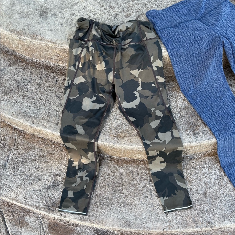 Athleta Green and Brown Camouflage Leggings